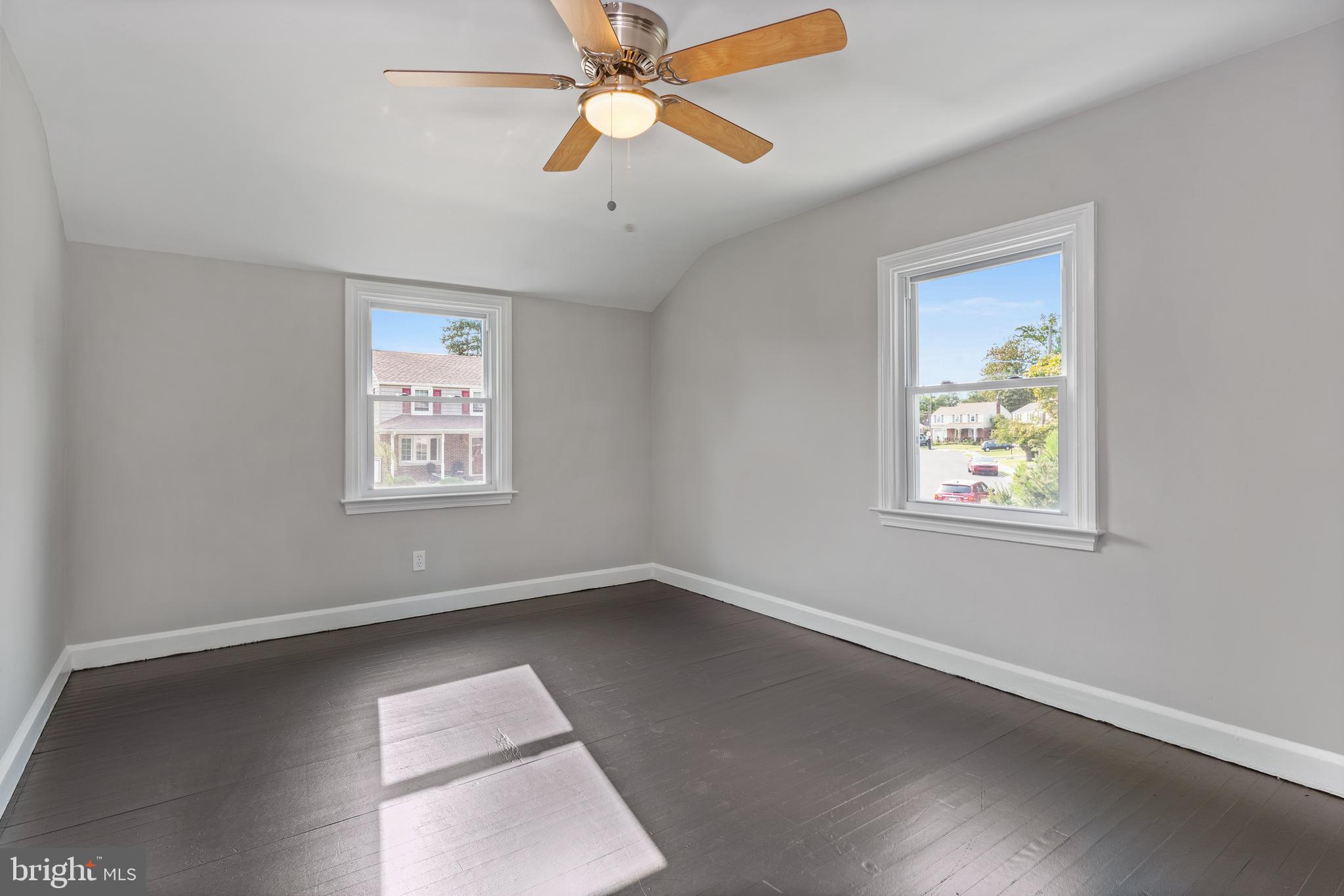 545 Ridley Circle Holmes, PA 19043 - Photo 14 of 28 Gallery Image 14