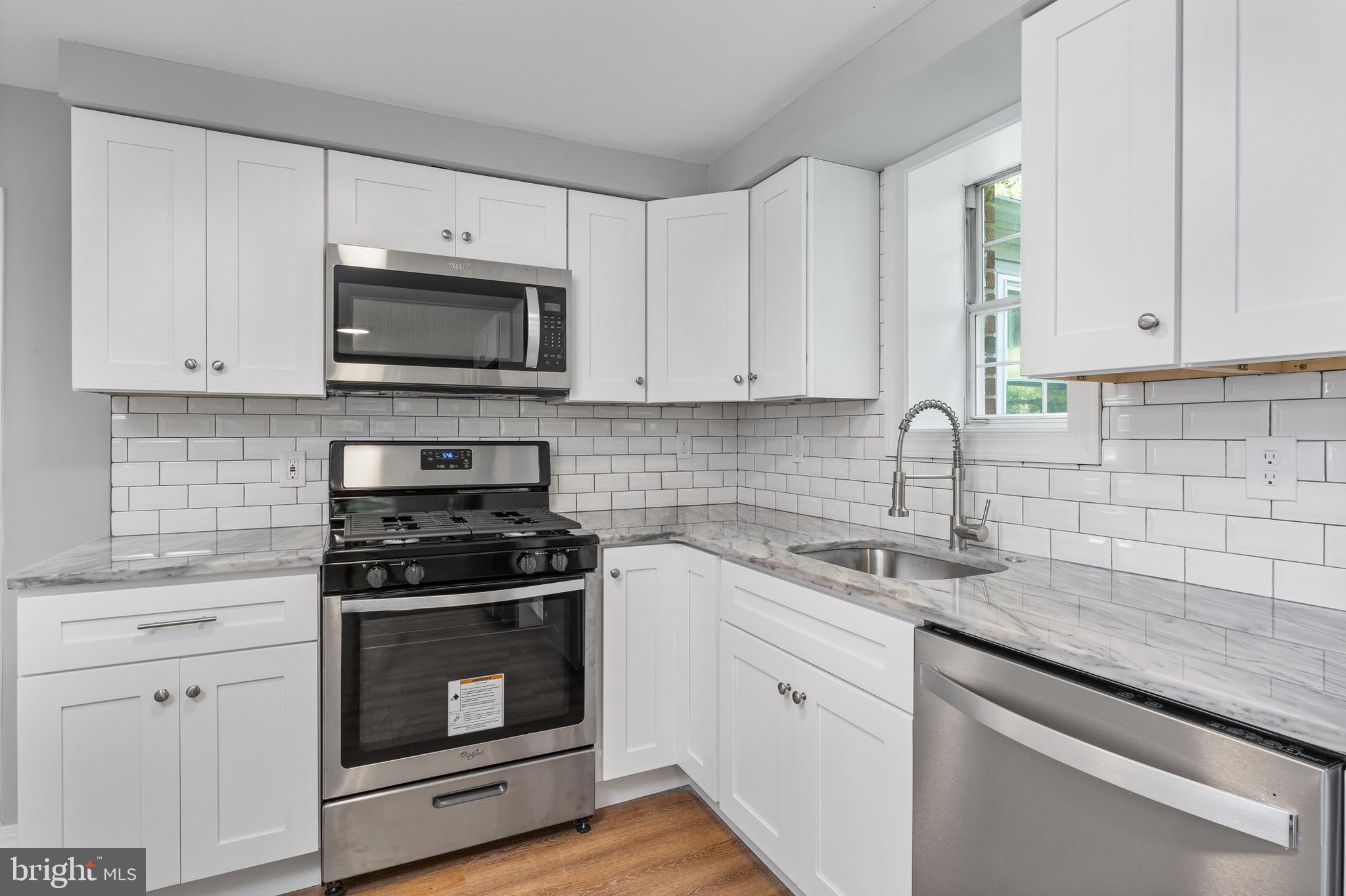 545 Ridley Circle Holmes, PA 19043 - Photo 3 of 28 Gallery Image 3