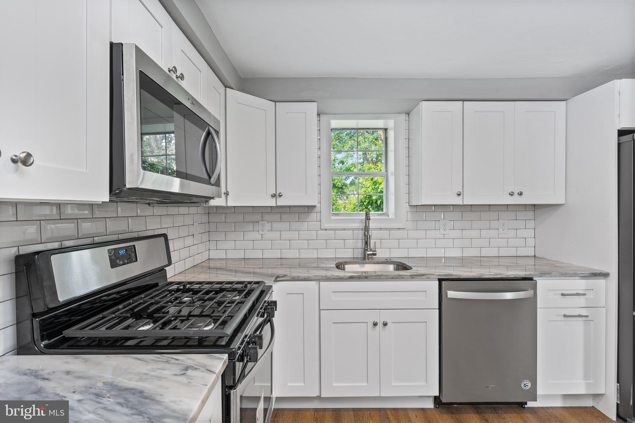 545 Ridley Circle Holmes, PA 19043 - Photo 6 of 28 Gallery Image 6