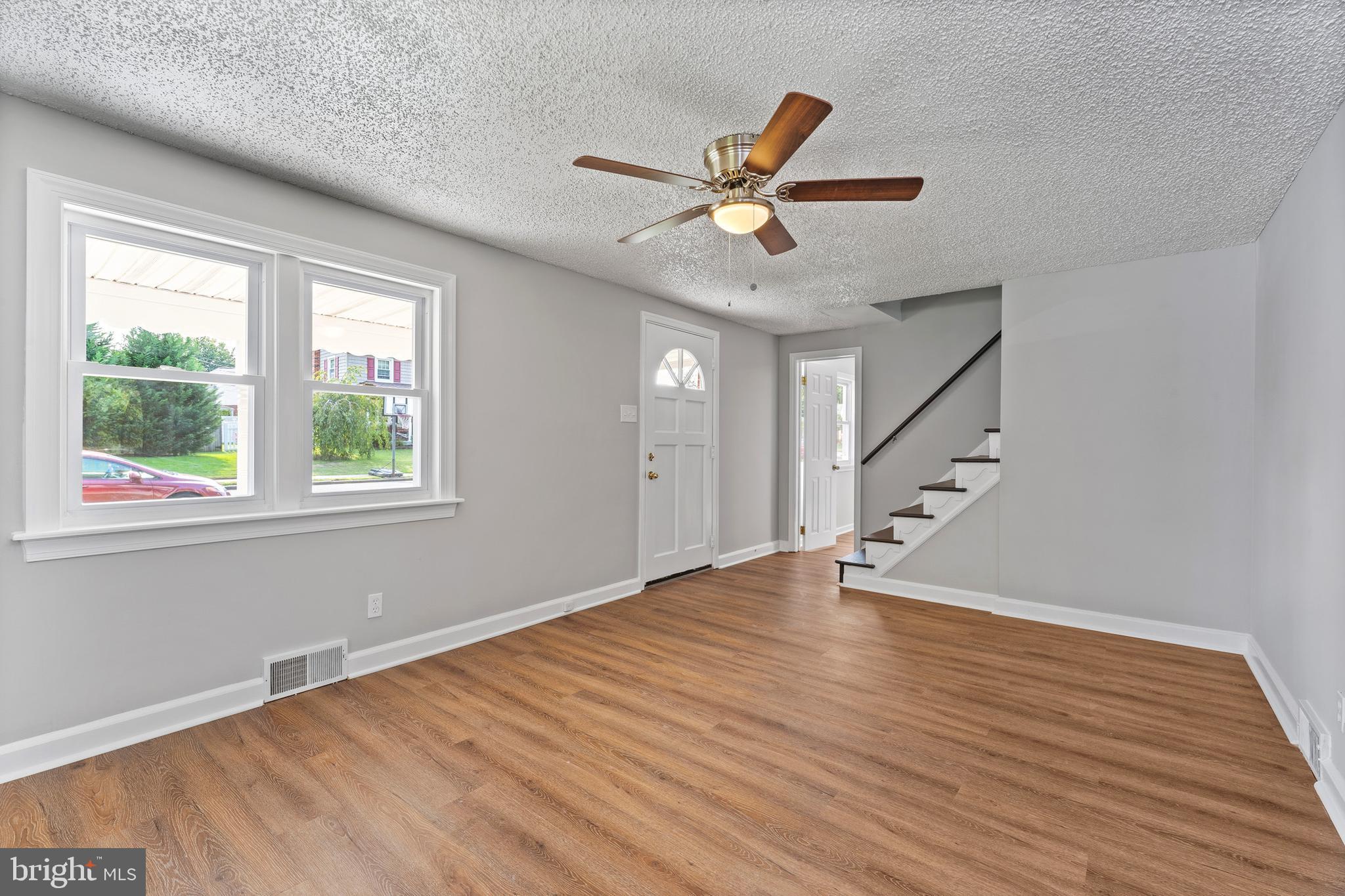 545 Ridley Circle Holmes, PA 19043 - Photo 8 of 28 Gallery Image 8