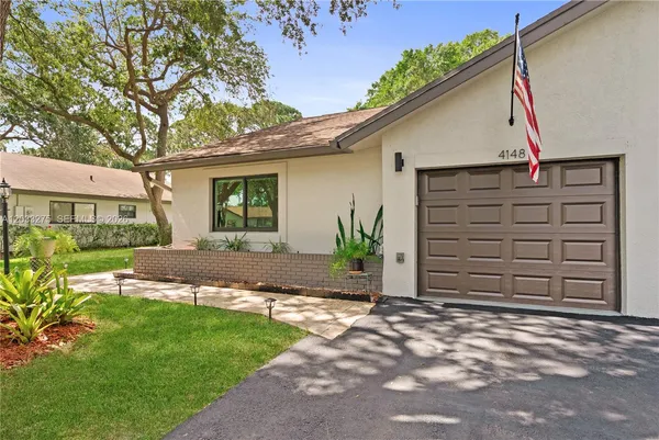 $400,000 | 4148 Palm Forest Drive North, Delray Beach, FL 33445