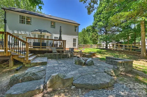 $440,000 | 6000 Burnt Mill Run, Matthews, NC 28104