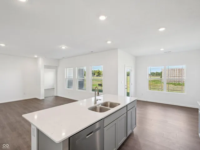 $377,900 | 6918 Heritage Pass North, Greenfield, IN 46140