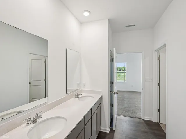 $377,900 | 6918 Heritage Pass North, Greenfield, IN 46140