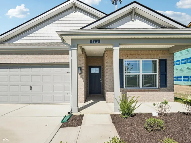 $377,900 | 6918 Heritage Pass North, Greenfield, IN 46140