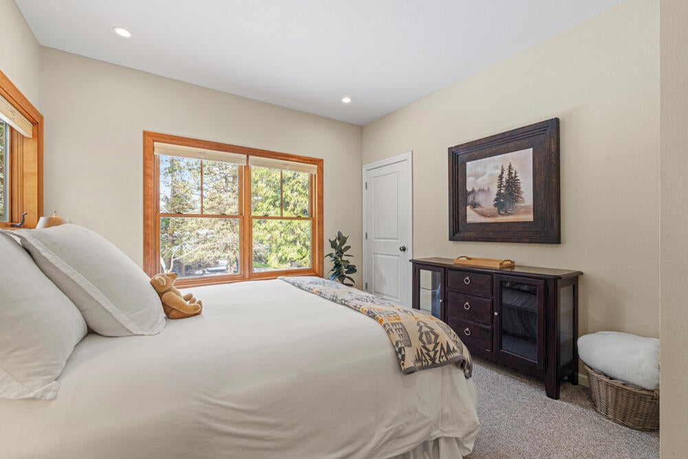 11427 Kestrel Road Klamath Falls, OR 97601 - Photo 45 of 60 11427KestrelRd.-Interiors-2