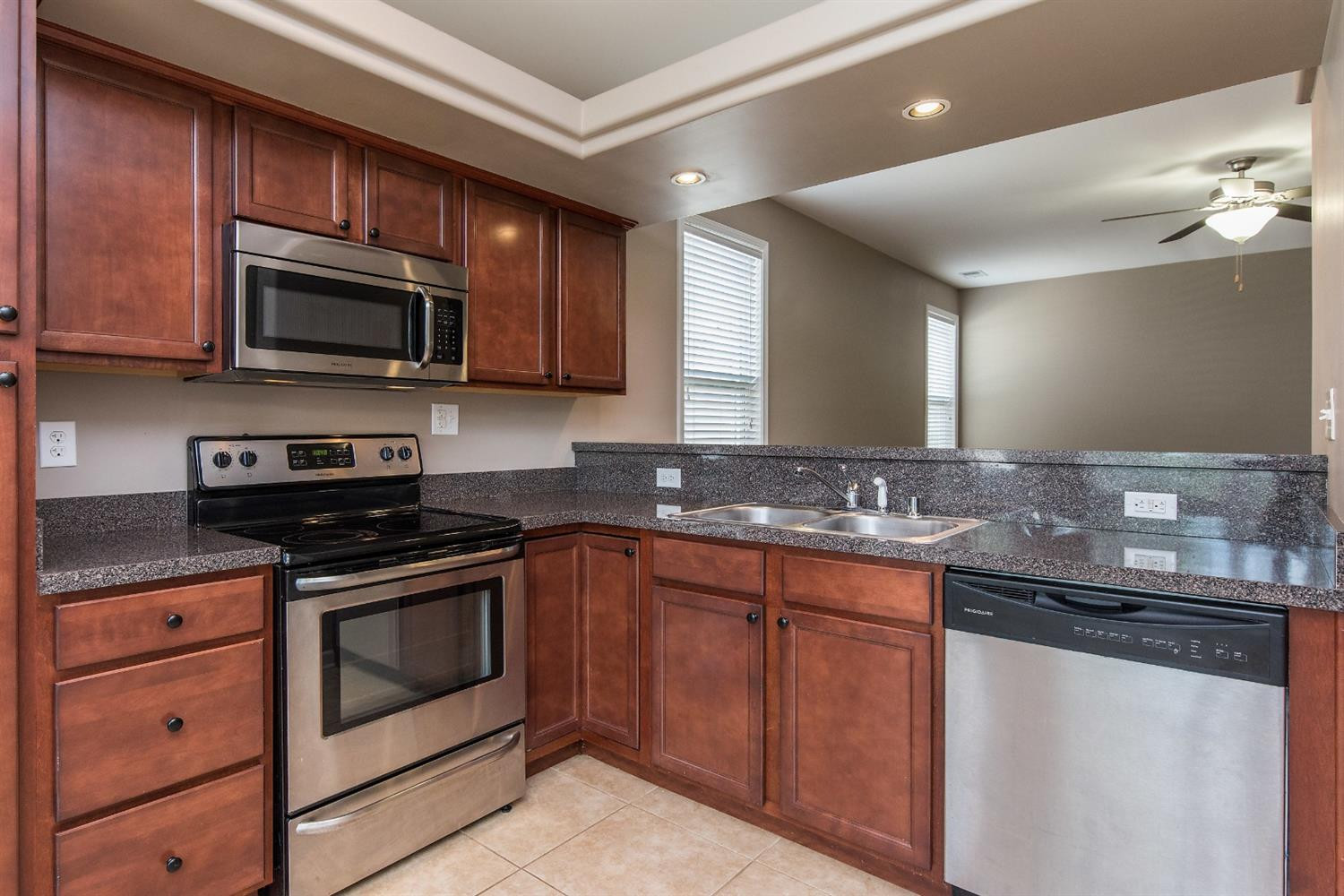 220 Shell Court Lexington, KY 40511 - Photo 12 of 28 Photo 12