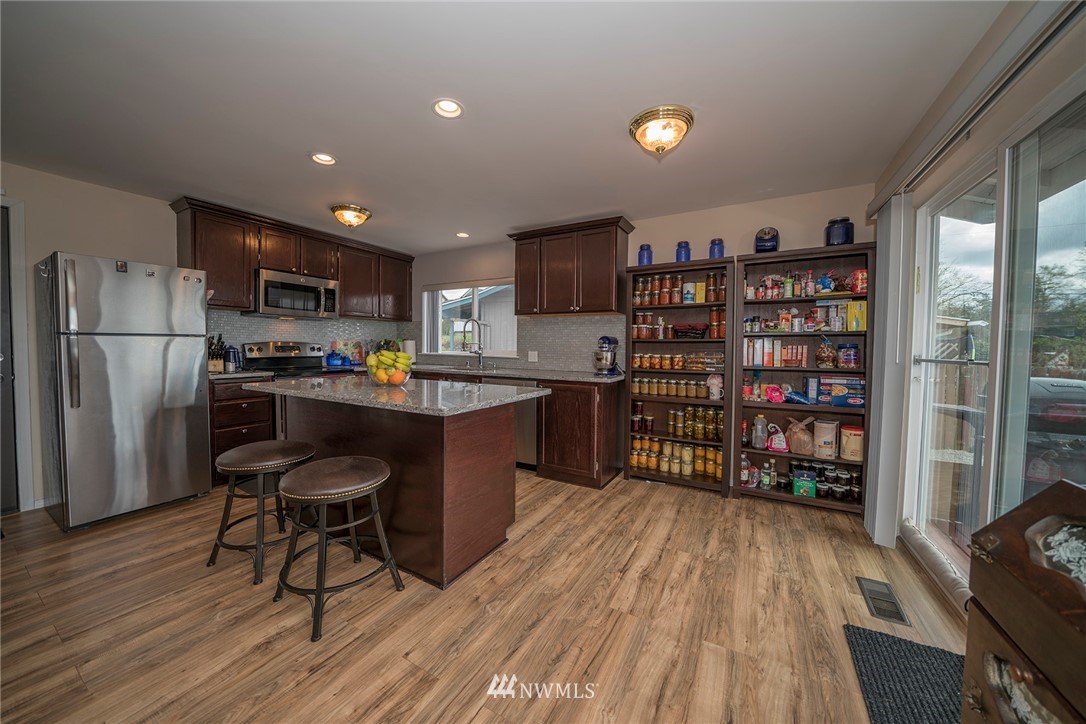 2212 Martin Road Mount Vernon, WA 98273 - Photo 2 of 16 Gallery Image 2