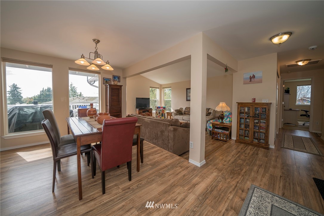 2212 Martin Road Mount Vernon, WA 98273 - Photo 4 of 16 Gallery Image 4
