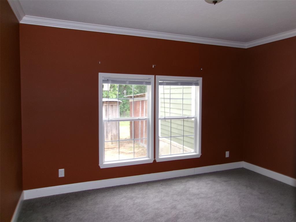810 Williams Road Converse, LA 71419 - Photo 9 of 15 an empty room with a window