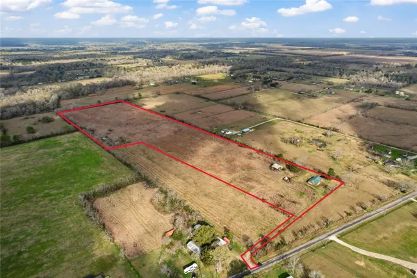 $527,350 | 4041 County Road 2058, Hull, TX 77564