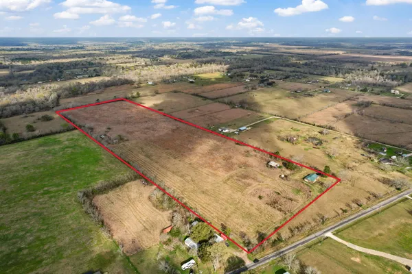 $527,350 | 4041 County Road 2058, Hull, TX 77564