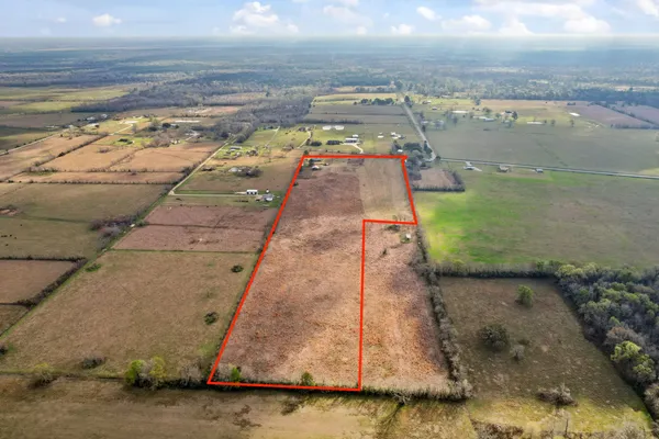 $527,350 | 4041 County Road 2058, Hull, TX 77564