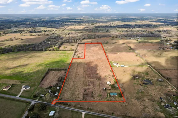 $527,350 | 4041 County Road 2058, Hull, TX 77564