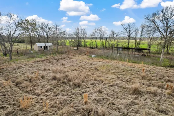 $527,350 | 4041 County Road 2058, Hull, TX 77564