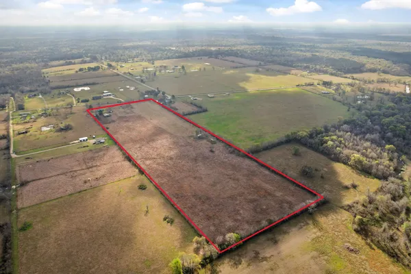 $527,350 | 4041 County Road 2058, Hull, TX 77564