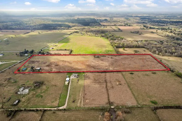 $527,350 | 4041 County Road 2058, Hull, TX 77564