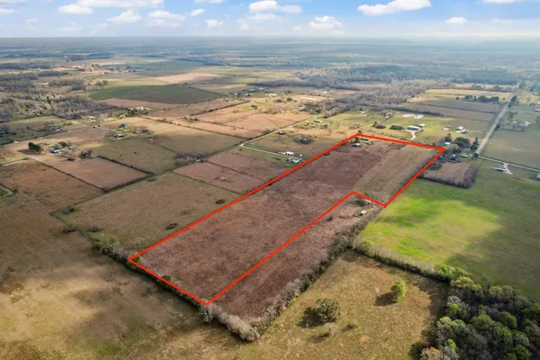 $527,350 | 4041 County Road 2058, Hull, TX 77564