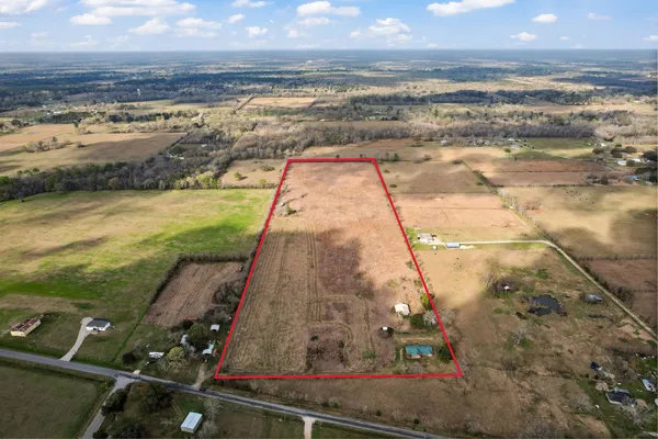 $527,350 | 4041 County Road 2058, Hull, TX 77564