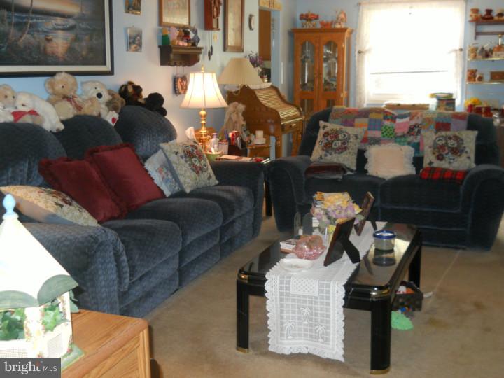 8 Ridge Road Southampton, NJ 08088 - Photo 7 of 20 Living Room