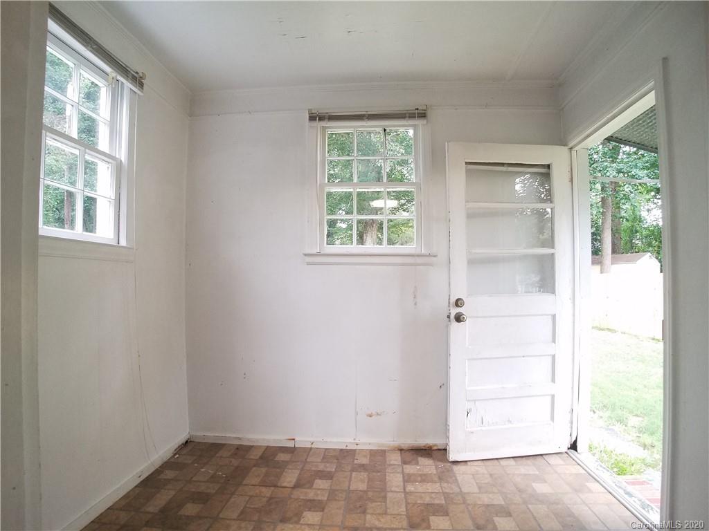 1900 Arnold Drive Charlotte, NC 28205 - Photo 21 of 23 an empty room with windows