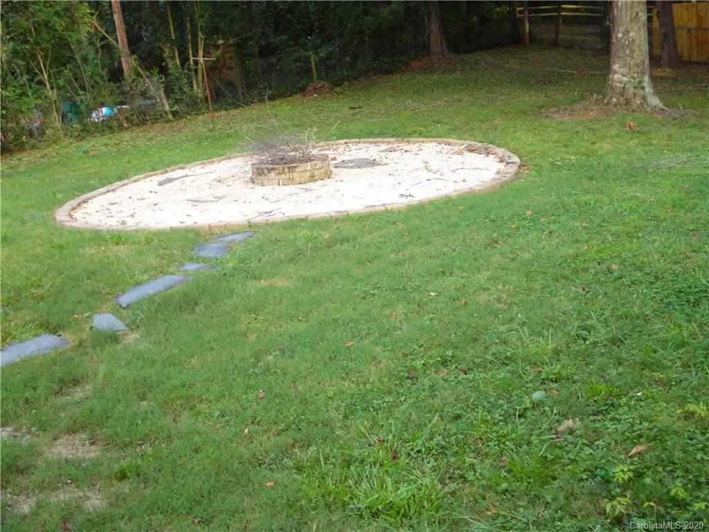 1900 Arnold Drive Charlotte, NC 28205 - Photo 5 of 23 a view of a backyard