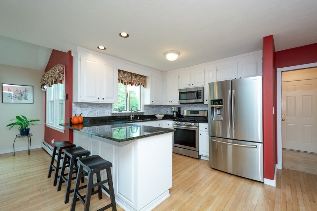 126 Madison Road Northborough, MA 01532 - Photo 5 of 42 Gallery Image 5
