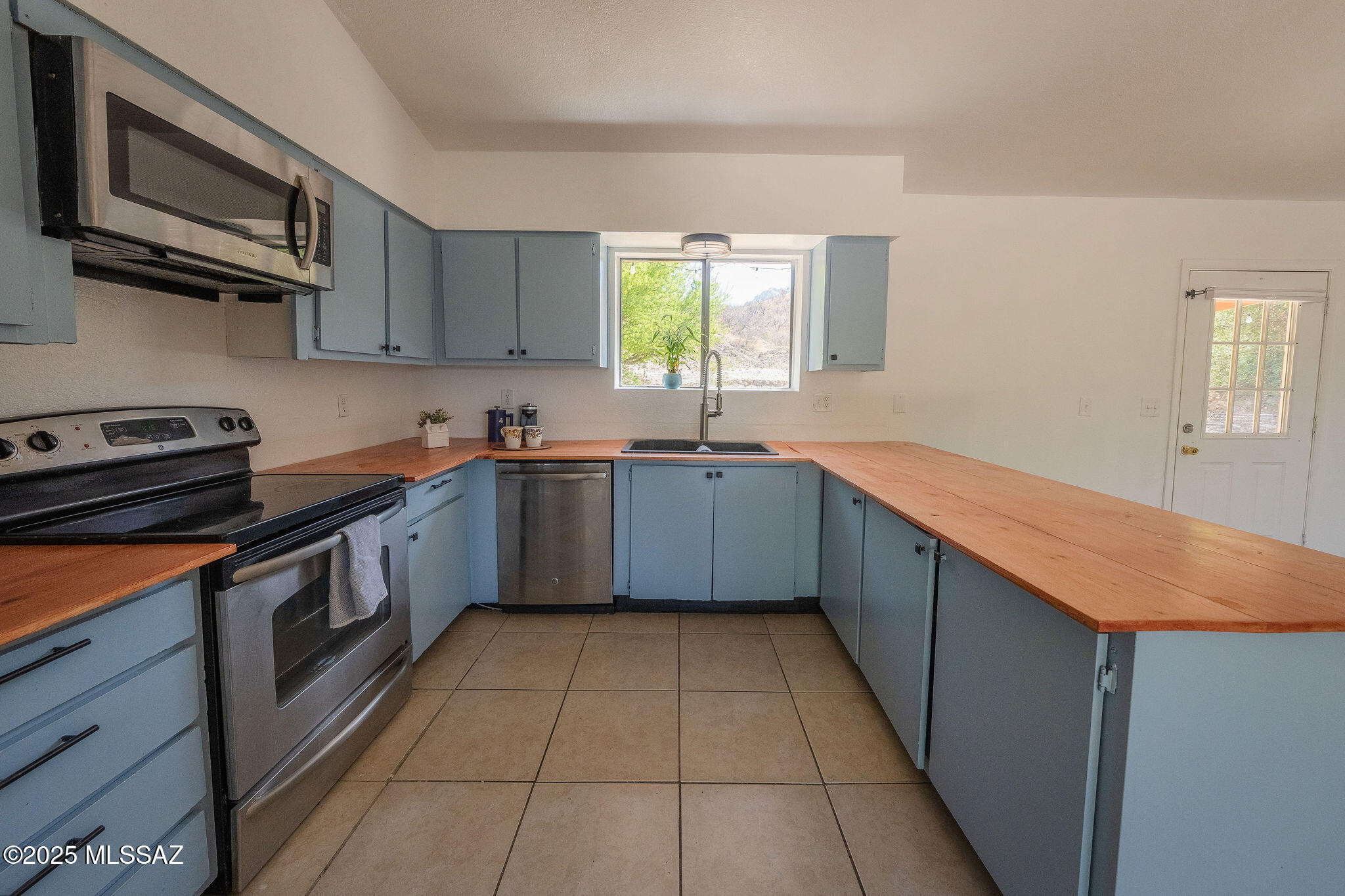 1591 Pendleton Drive Rio Rico, AZ 85648 - Photo 10 of 34