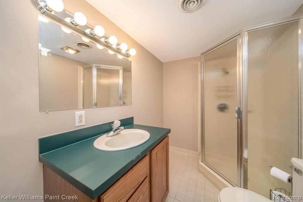 1652 Hillside Lane Rochester Hills, MI 48307 - Photo 29 of 32