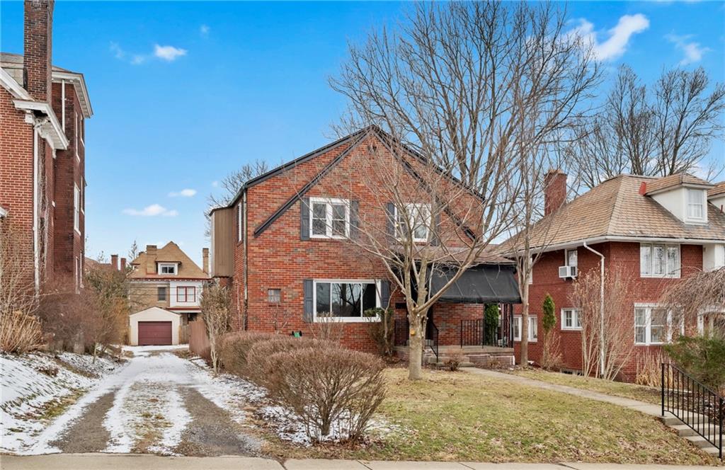 1327 Heberton Street Pittsburgh, PA 15206 - Photo 2 of 40 Stately brick home just steps from the entrance to Highland Park