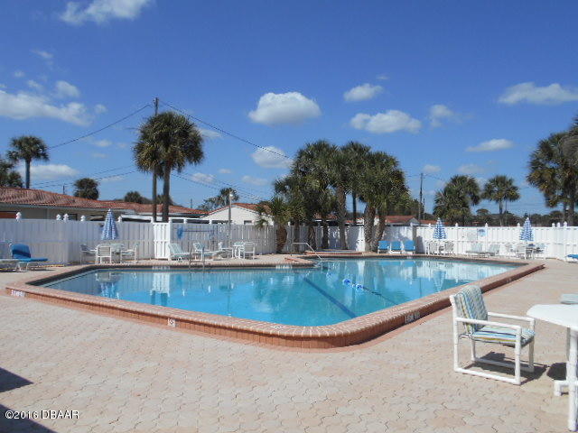 601 Robin Road, Unit C Ormond Beach, FL 32176 - Photo 4 of 12 RobinCommunityPool