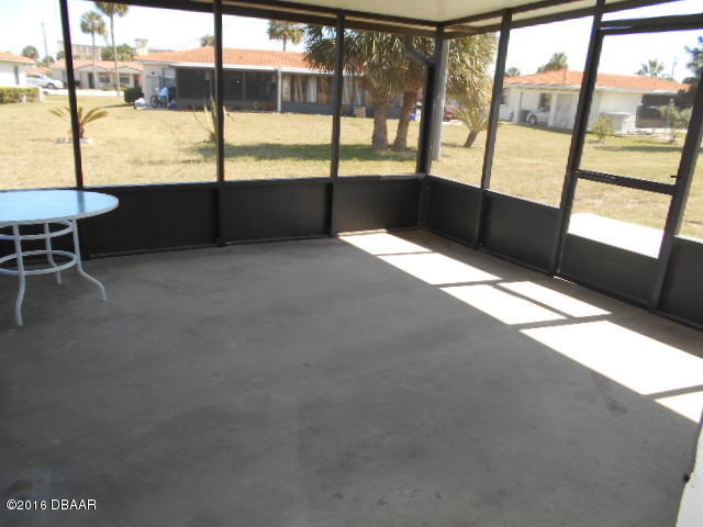 601 Robin Road, Unit C Ormond Beach, FL 32176 - Photo 5 of 12 RobinFlRm
