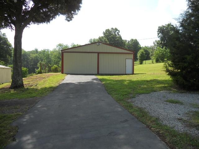 1130 Walnut Grove Road Dickson, TN 37055 - Photo 12 of 17 Another view of the shop.