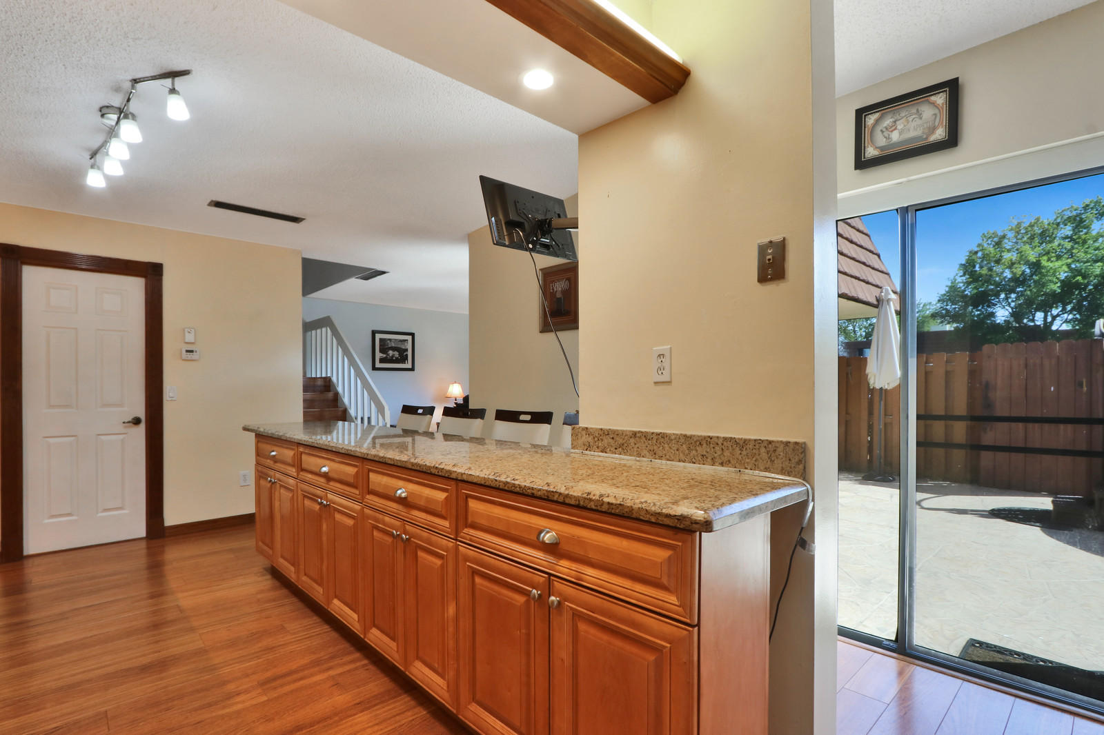 825 Center Street, Unit 10B Jupiter, FL 33458 - Photo 14 of 33 kitchen