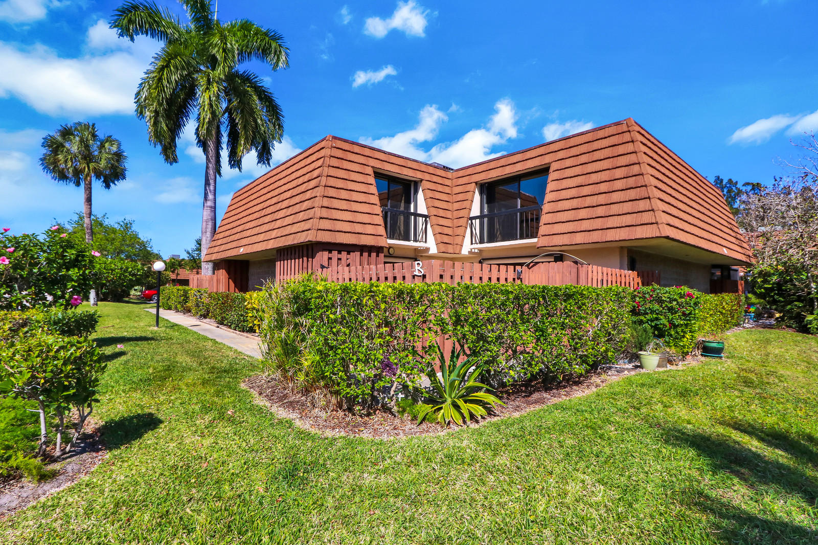 825 Center Street, Unit 10B Jupiter, FL 33458 - Photo 2 of 33 825 Center St. 10-B