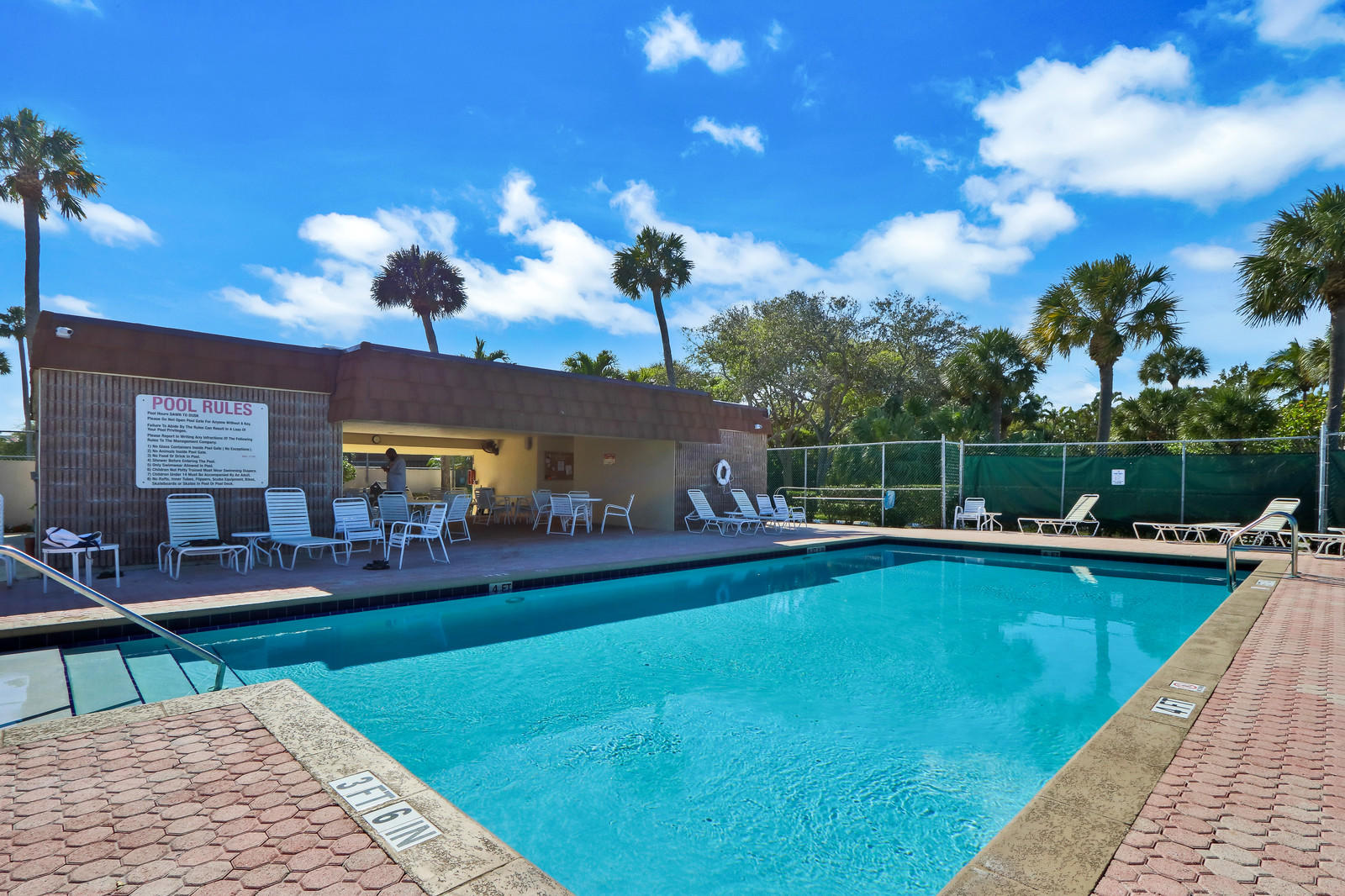825 Center Street, Unit 10B Jupiter, FL 33458 - Photo 22 of 33 Community pool