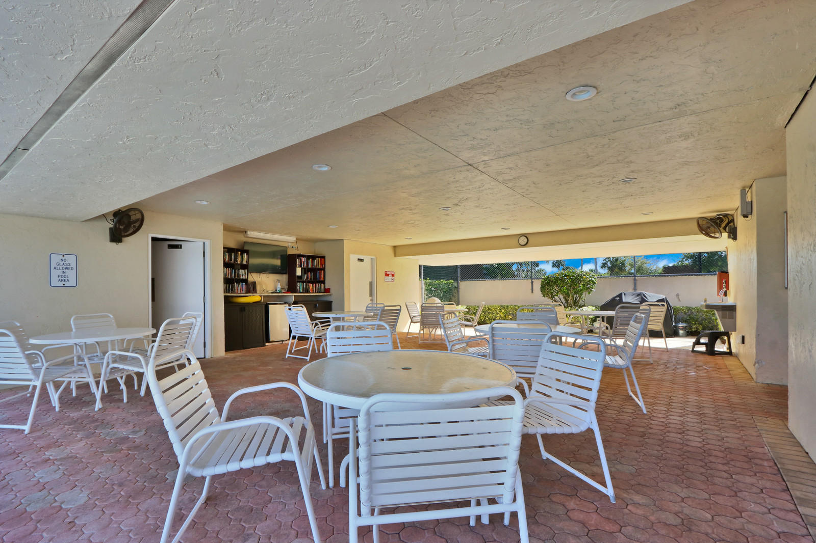 825 Center Street, Unit 10B Jupiter, FL 33458 - Photo 23 of 33 pool pavilion