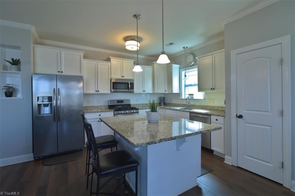 1102 Sweet Gum Way Mebane, NC 27302 - Photo 4 of 26