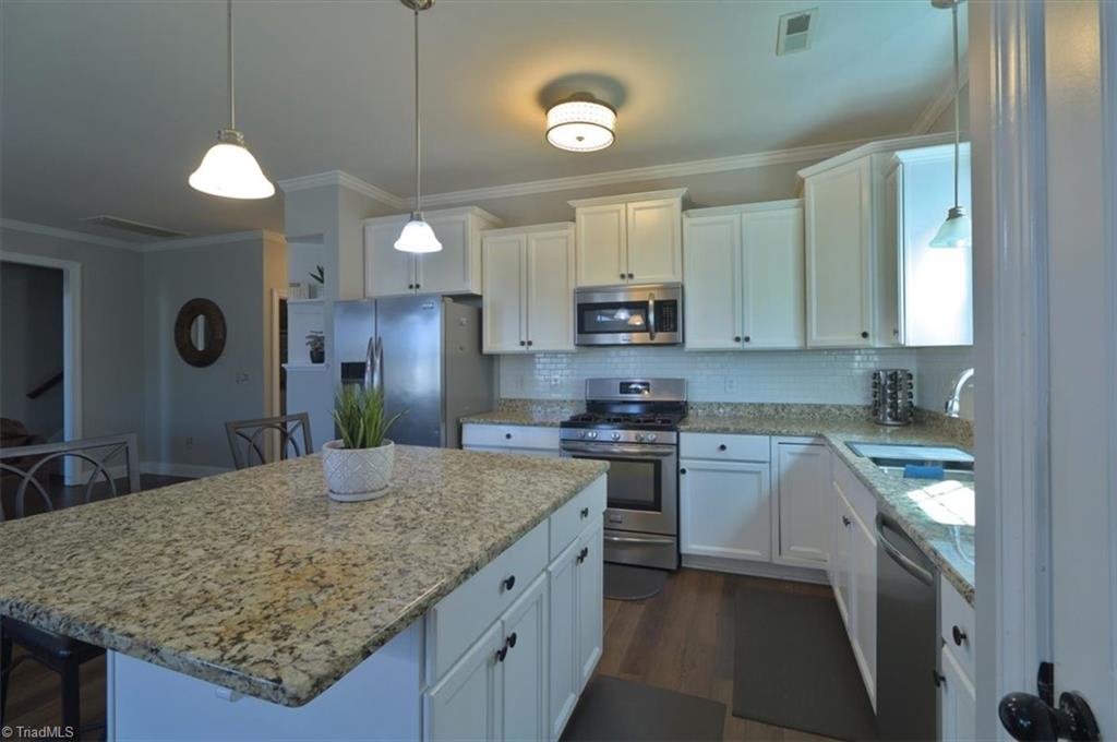 1102 Sweet Gum Way Mebane, NC 27302 - Photo 6 of 26