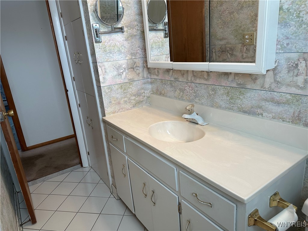 6045 Thompson Road Clarence, NY 14032 - Photo 15 of 42