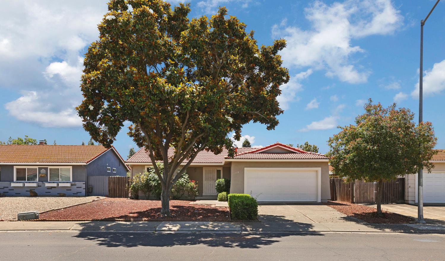 1118 Fallbrook Drive Stockton, CA 95210 - Photo 35 of 38 Gallery Image 35
