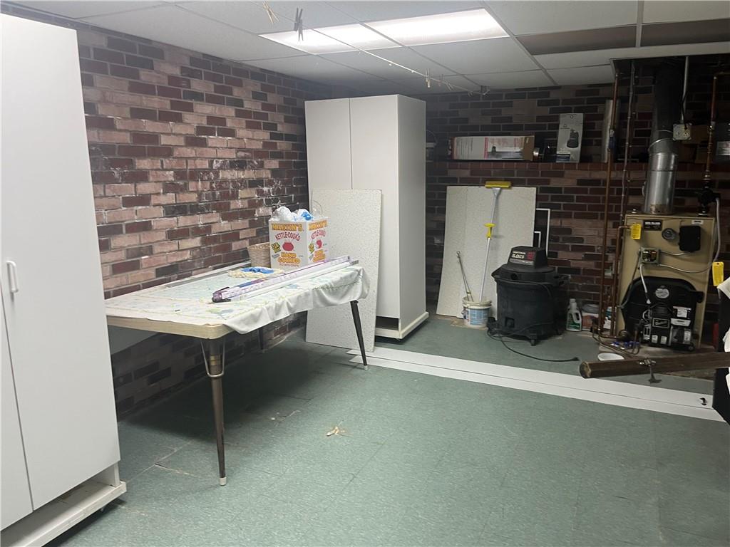 451-457 Joffre Cherry Valley Road Burgettstown, PA 15021 - Photo 19 of 46 a room with furniture