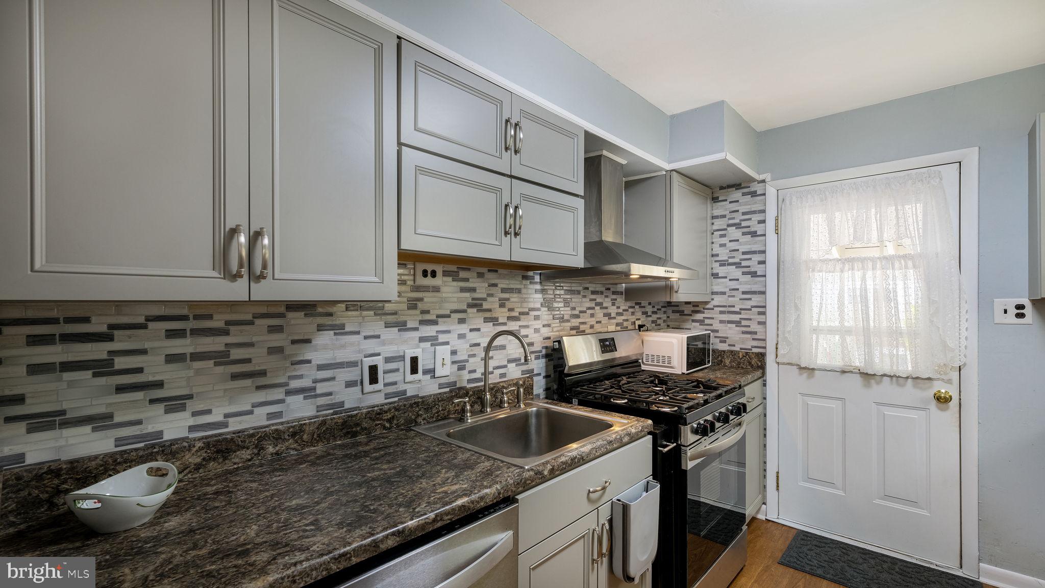 739 Cypress Road Warminster, PA 18974 - Photo 12 of 38 Gallery Image 12