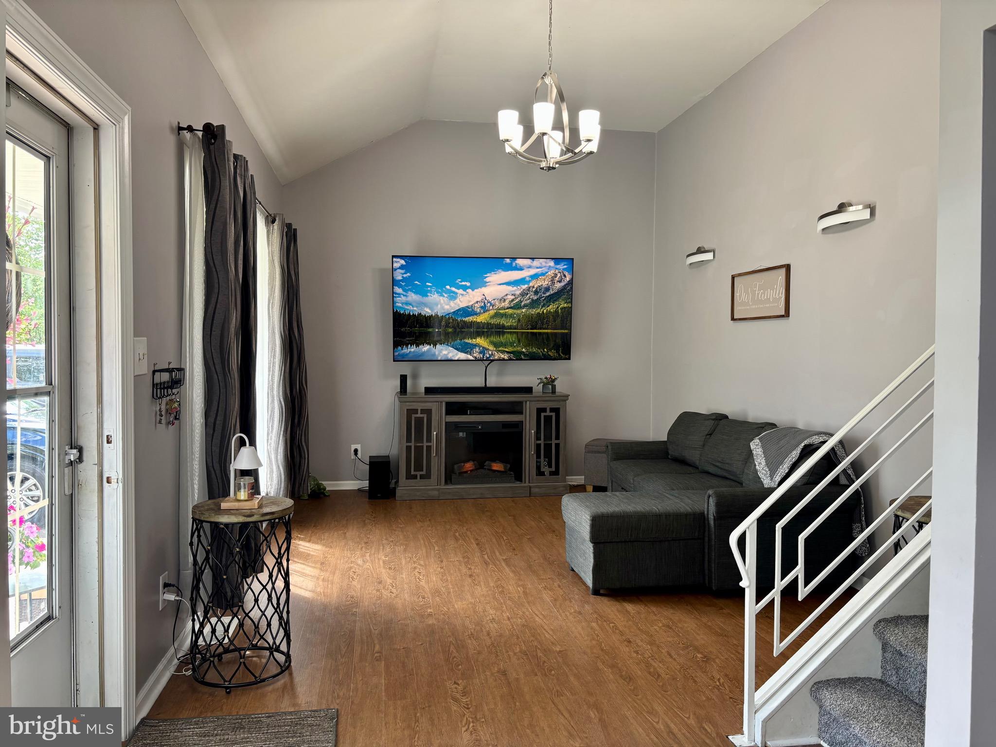 739 Cypress Road Warminster, PA 18974 - Photo 5 of 38 Gallery Image 5
