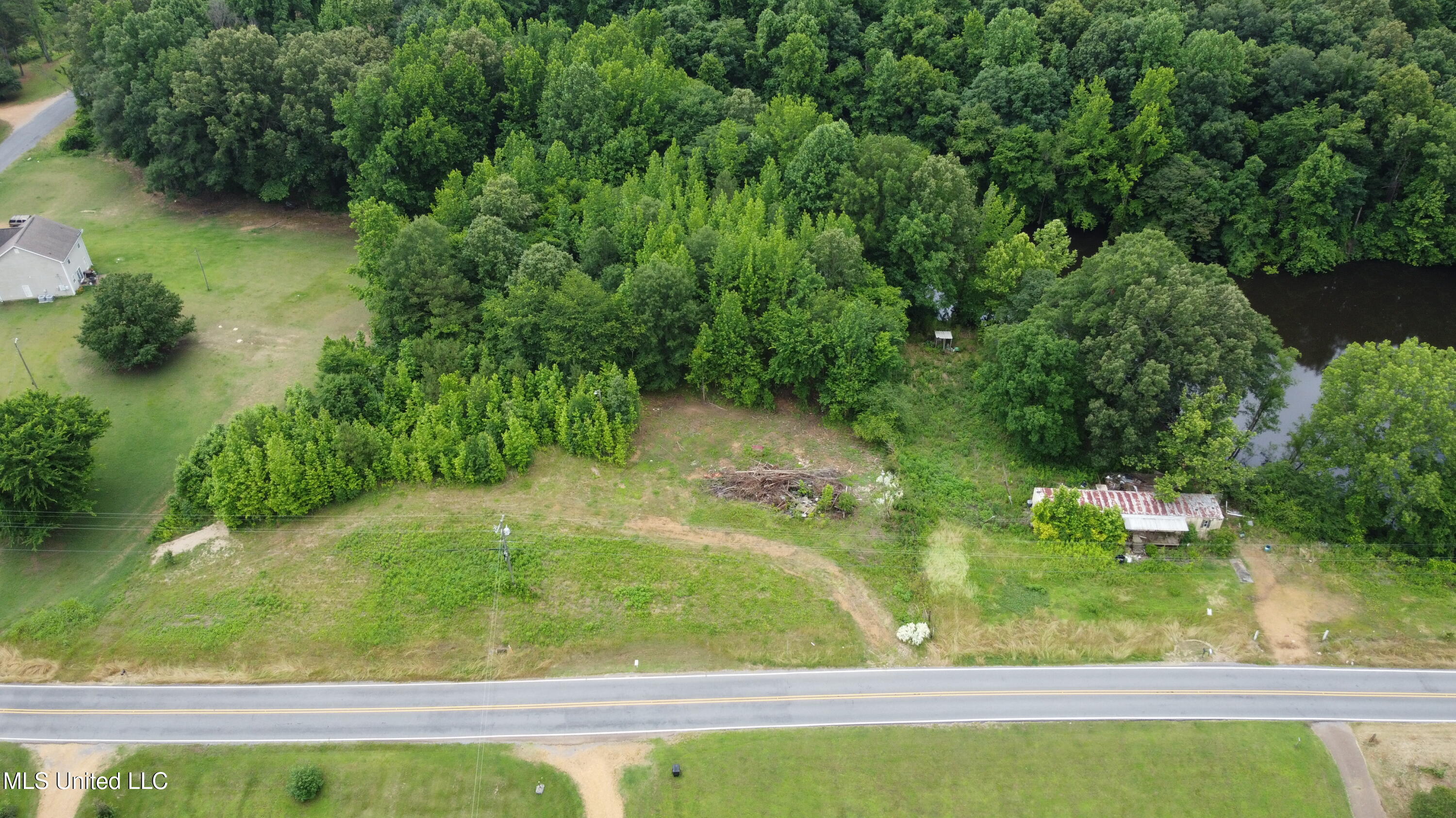 1919 Prichard Road Coldwater, MS 38618 - Photo 3 of 7 DJI_0991