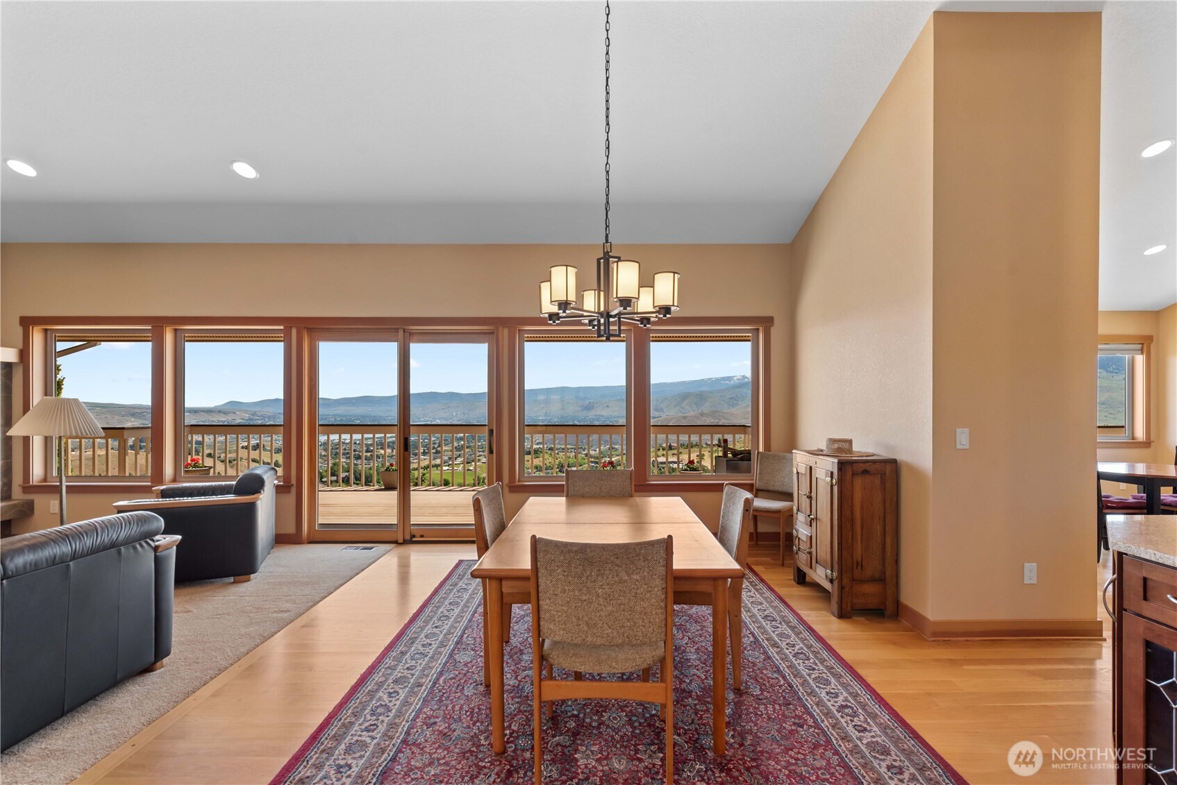 4261 April Drive Wenatchee, WA 98801 - Photo 4 of 29