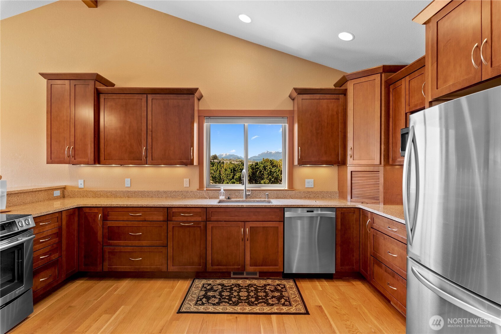 4261 April Drive Wenatchee, WA 98801 - Photo 5 of 29