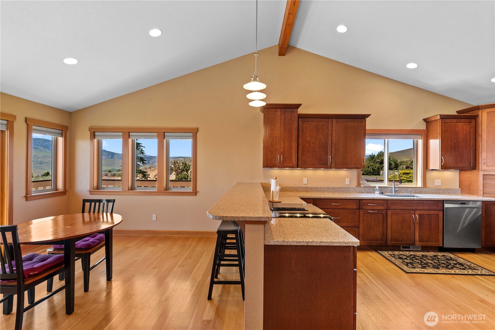 4261 April Drive Wenatchee, WA 98801 - Photo 7 of 29