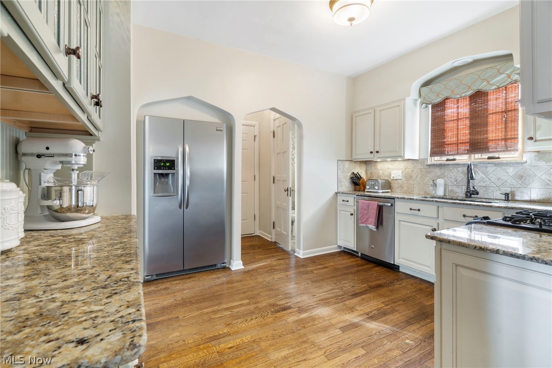 704 Mentor Road Akron, OH 44303 - Photo 9 of 29 Gallery Image 9