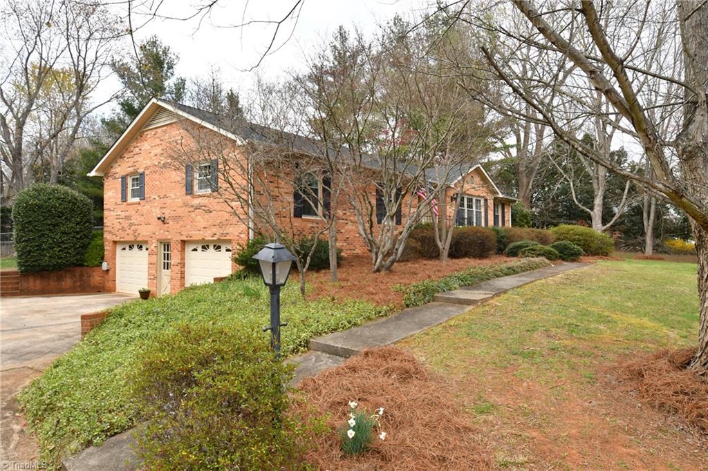 420 Drumheller Road Clemmons, NC 27012 - Photo 2 of 27 Gallery Image 2